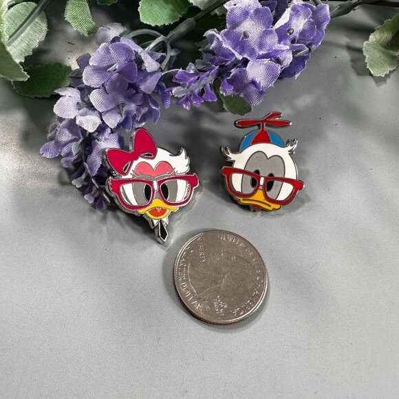 Daisy Donald Disney Trading Pin Duck Nerds Hat Glasses Lapel Pin Brooch Badge - Picture 2 of 6
